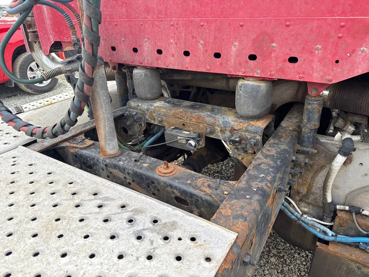 2018-freightliner-122sd-image-42