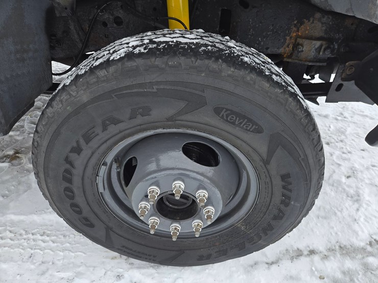 2001-ford-f350-image-46