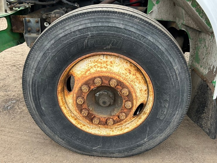 1996-international-4700-image-76