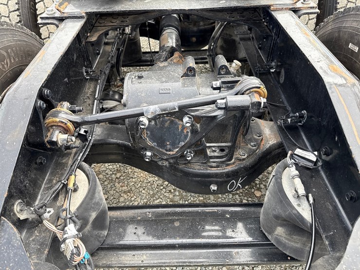 2019-massey-ferguson-8-image-34