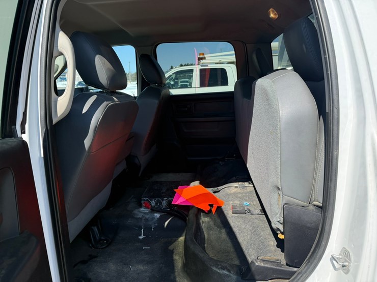 #1060-•-2015-ram-5500-heavy-duty-service-truck-image-26