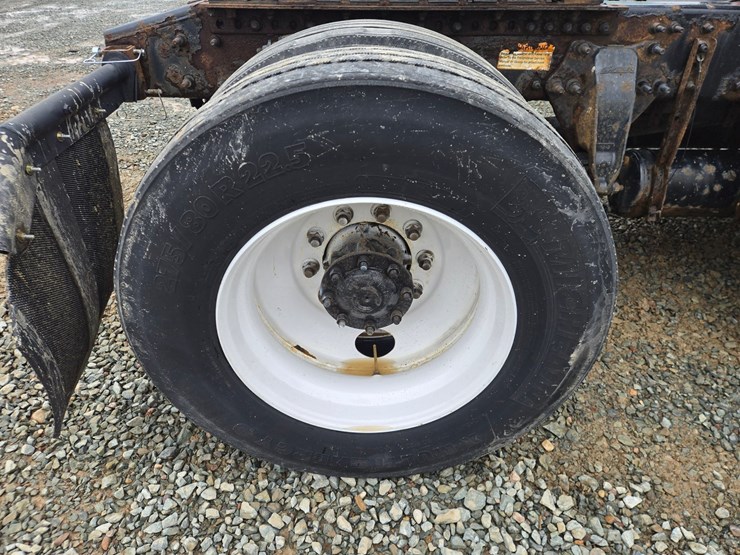 2016-freightliner-cascadia-125-image-72