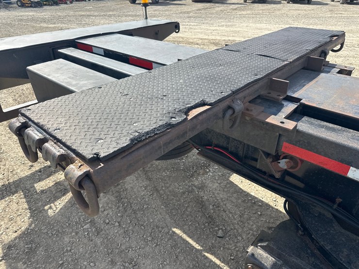 2010-massey-ferguson-8-image-42