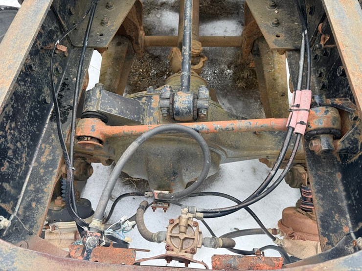 #1117-•-volvo-whitegmc-day-cab-truck-tractor-image-43