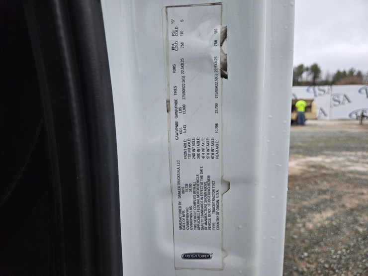 2016-freightliner-cascadia-125-image-76