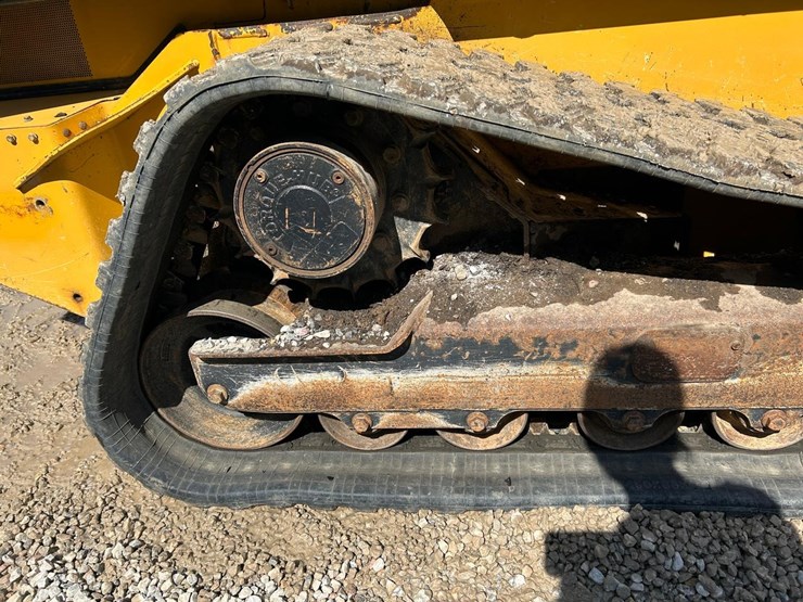 2018-deere-333g-image-13