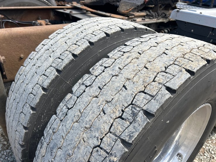 2017-kenworth-t660-image-78