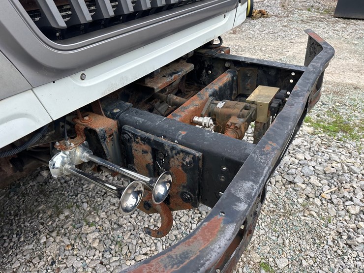 2007-international-7600-image-21