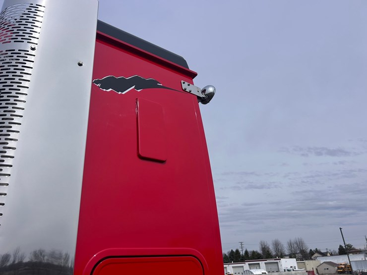 #1009-•-2012-western-star-conventional-4-sleeper-cab-truck-tractor-image-14