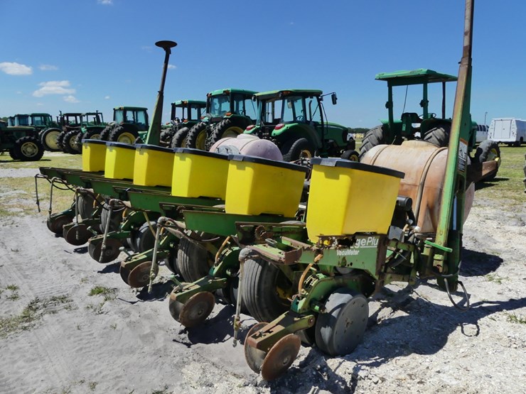 john-deere-7300-image-3