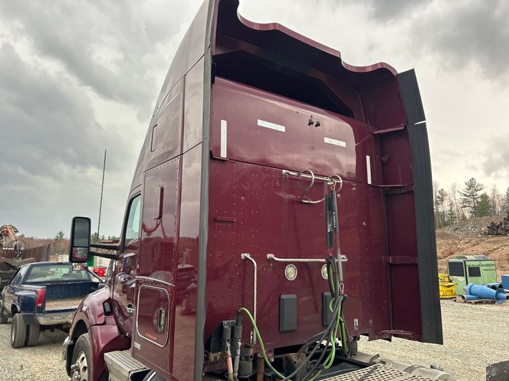 2016-kenworth-t680-image-15