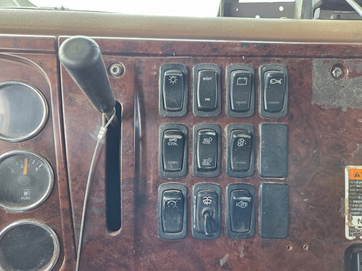 2006-massey-ferguson-8-image-63