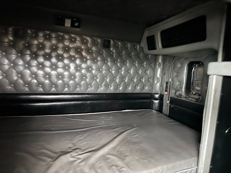 1995-kenworth-t600-image-38