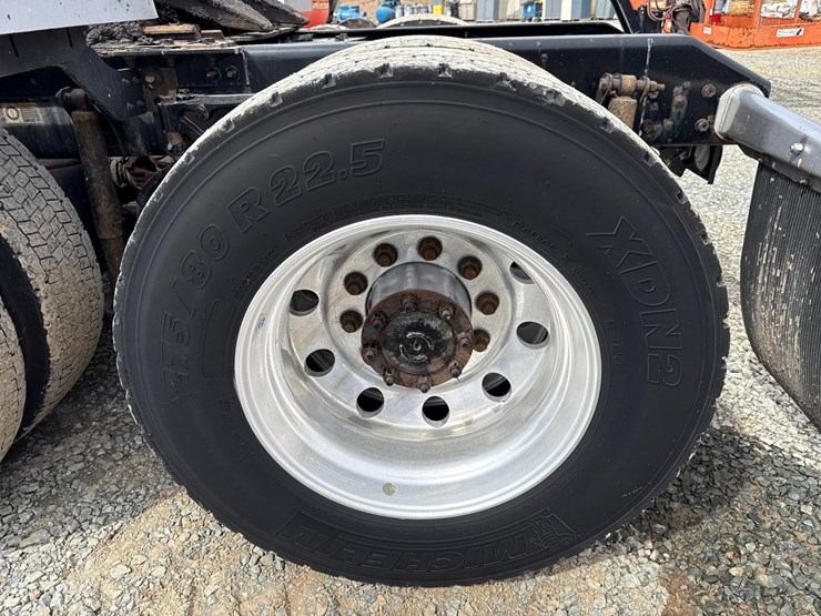 2019-kenworth-t680-image-79