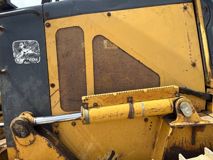 2002-deere-700h-lgp-image-23