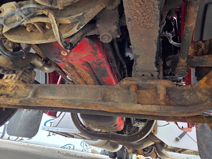 2002-peterbilt-379-image-49