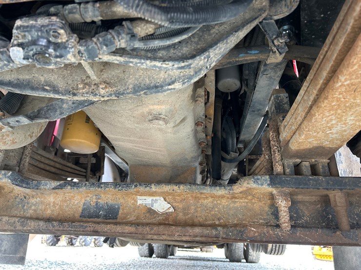 2005-peterbilt-357-image-40