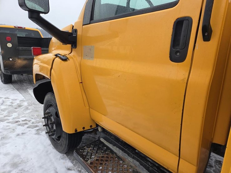 2005-massey-ferguson-8-image-14