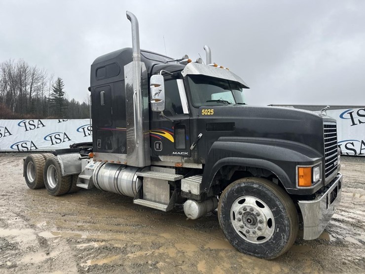 2009-massey-ferguson-8-image-7