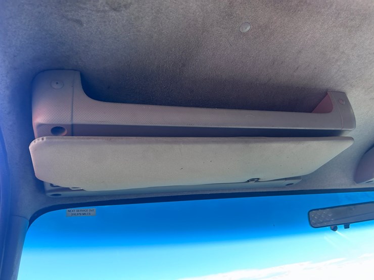 2013-isuzu-npr-image-60