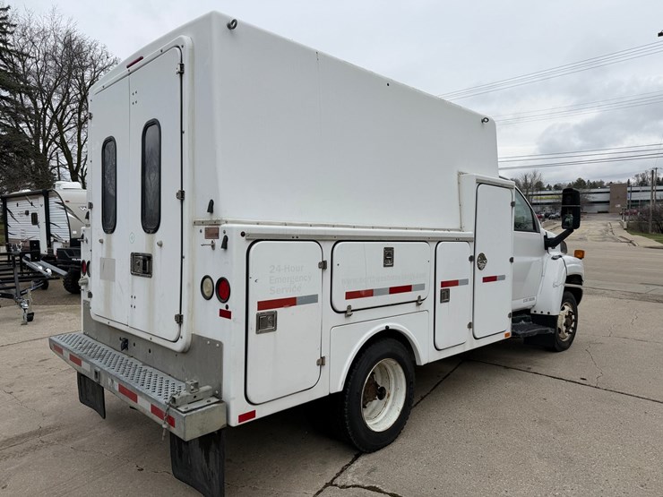 #1048-•-2009-gmc-c5500-specialty-service-truck-image-5