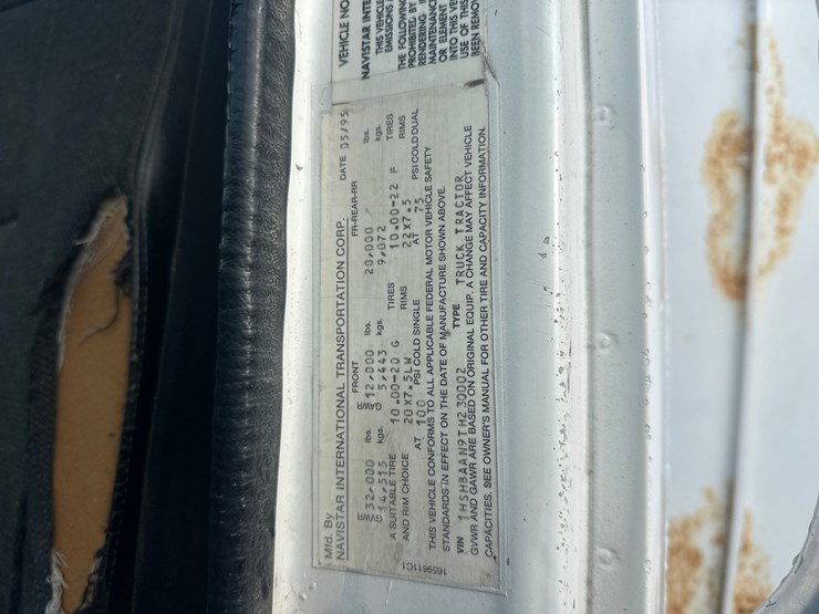 1995-international-8100-image-88