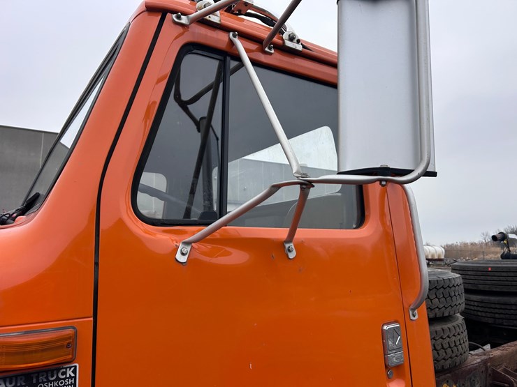 1992-international-4900-image-12