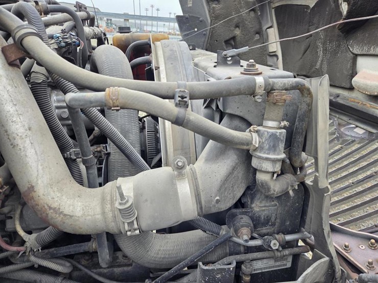 2013-international-durastar-4300-image-69