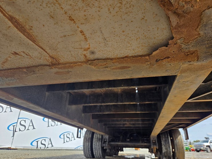 2013-massey-ferguson-8-image-37