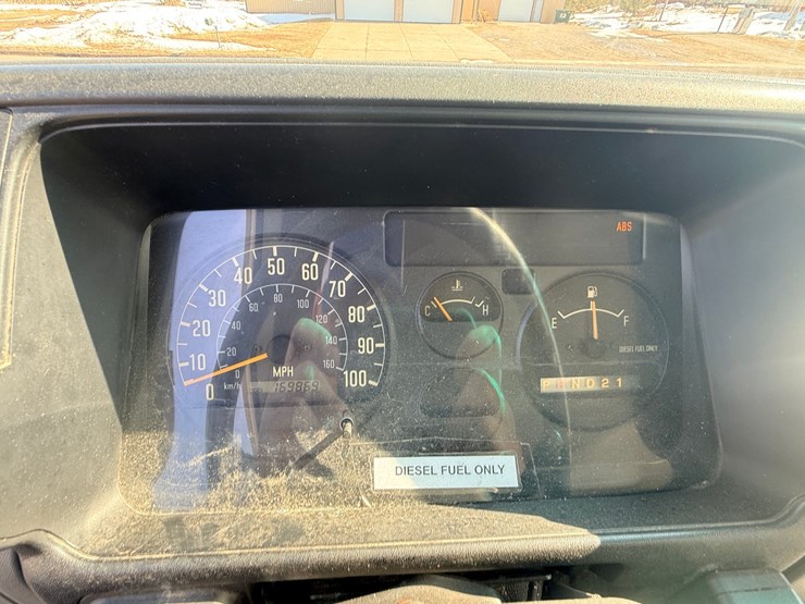 2004-isuzu-npr-image-43