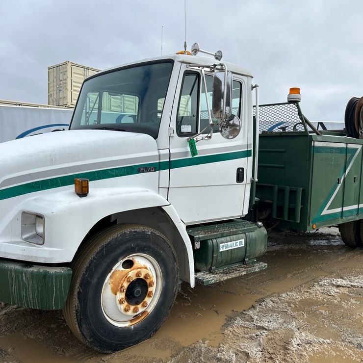 1998 MASSEY-FERGUSON 8