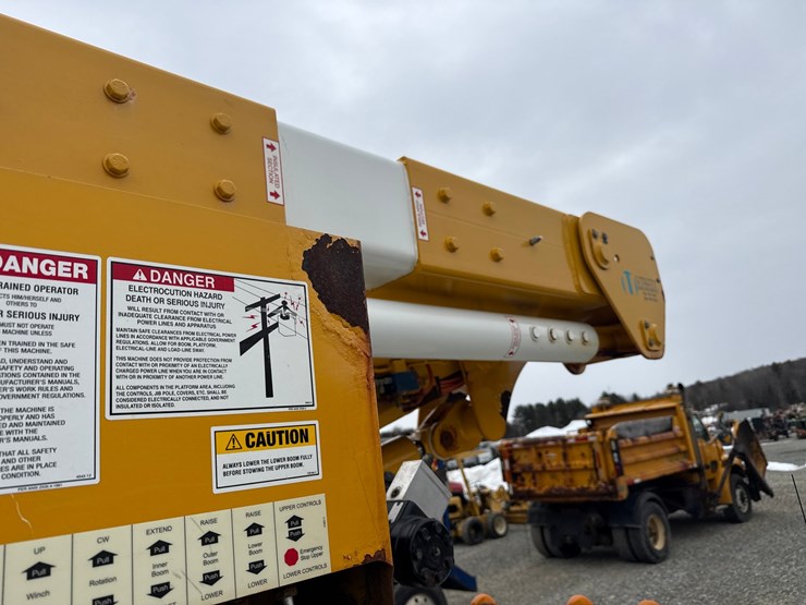 2015-ford-f550-image-40