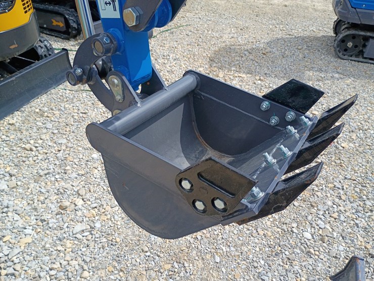 #24176-•-2025-agt-mx20r-mini-excavator-image-21