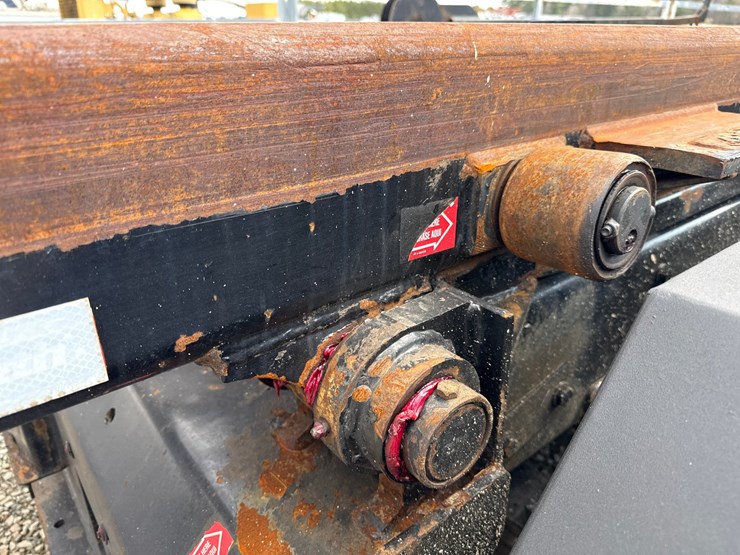 2016-massey-ferguson-8-image-44