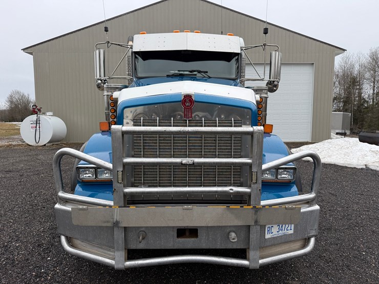 2020-kenworth-t800-image-8