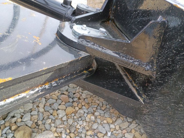 #23932-•-sweeper-mini-skid-steer-attachment-image-14