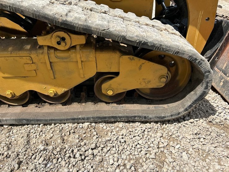 2021-caterpillar-289d3-image-15