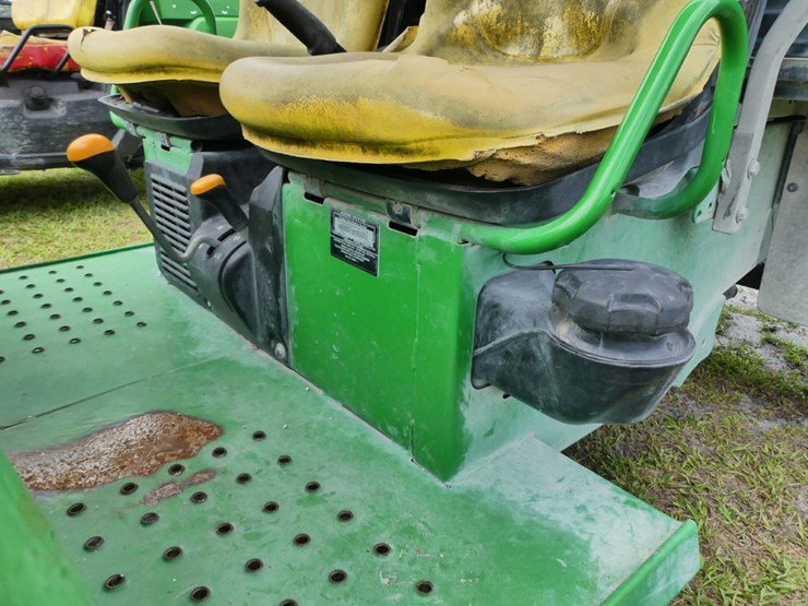 2019-john-deere-tx-4x2-image-10