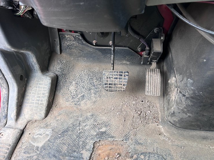 #1690-•-2013-international-7500-6x4-hydro-excavation-truck-image-63