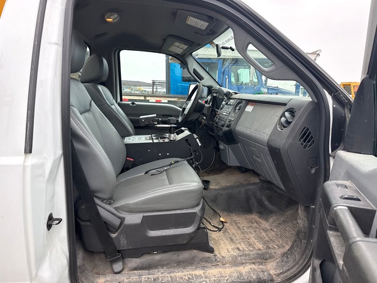 2015-ford-f550-image-49