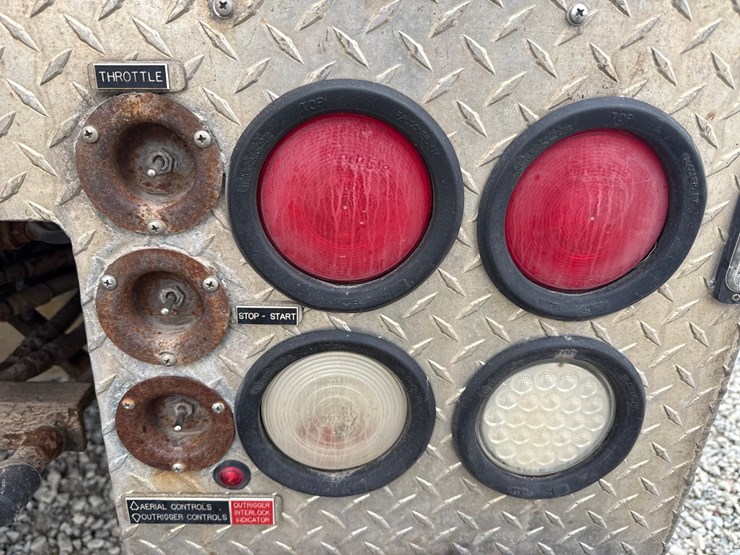 2015-ford-f550-image-30