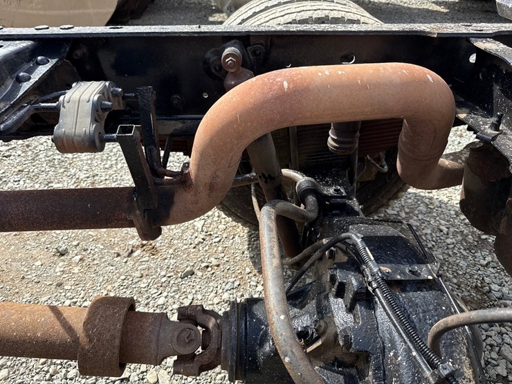 2015-ford-f550-image-24