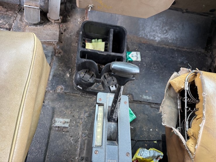 1984-mack-dm492s-image-51