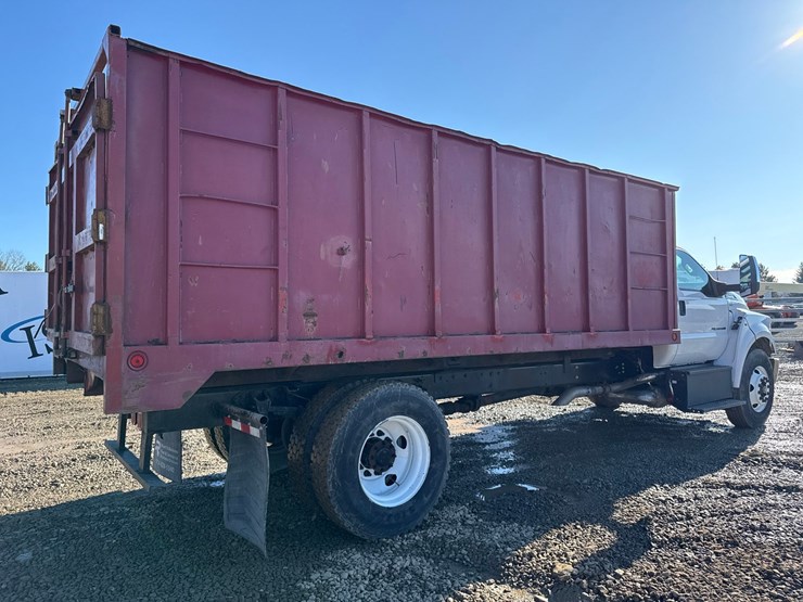 2023-ford-f750-image-5