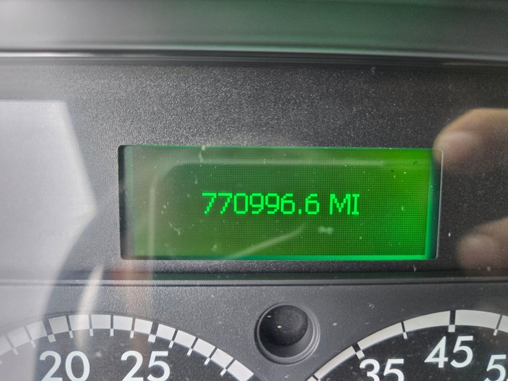 2016-freightliner-cascadia-125-image-60