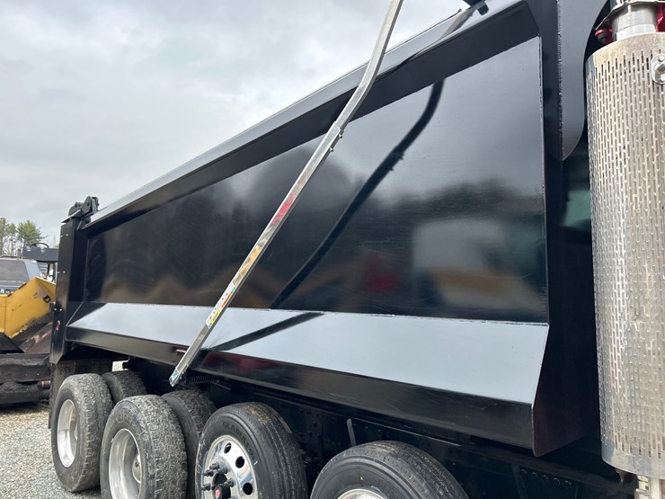 2005-peterbilt-357-image-16