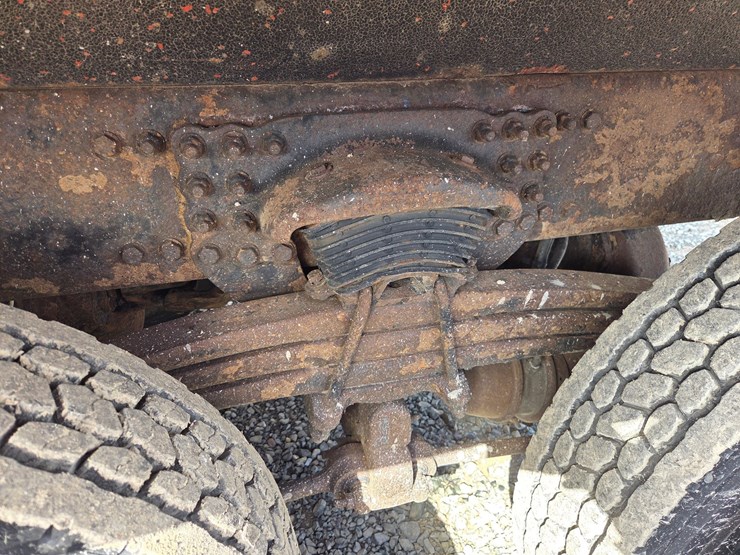 2005-massey-ferguson-8-image-31