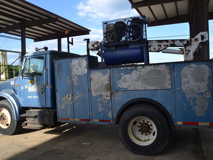 1991-international-4700-image-3