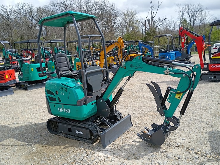 #24173-•-2025-agt-qk16r-mini-excavator-image-6