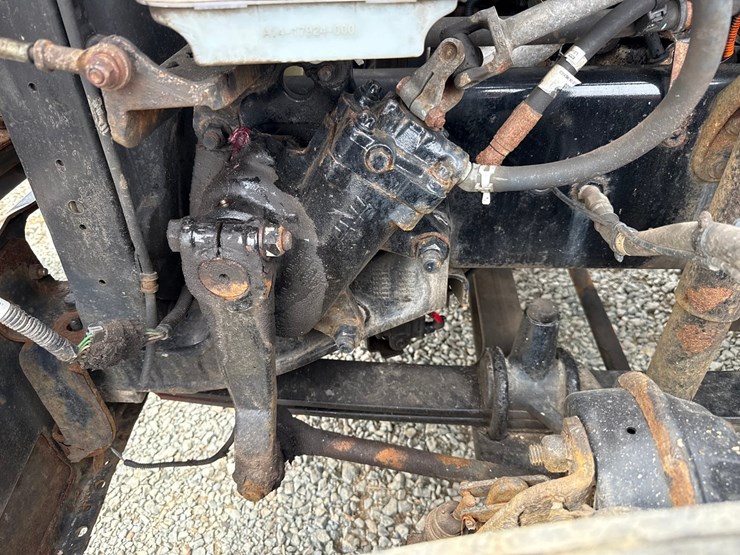 2018-freightliner-122sd-image-10